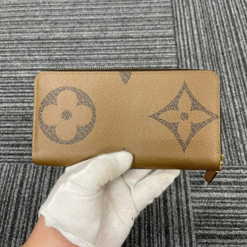 Louis Vuitton Zippy Giant Reverse Monogram Canvas Wallet - Picture 2 of 9